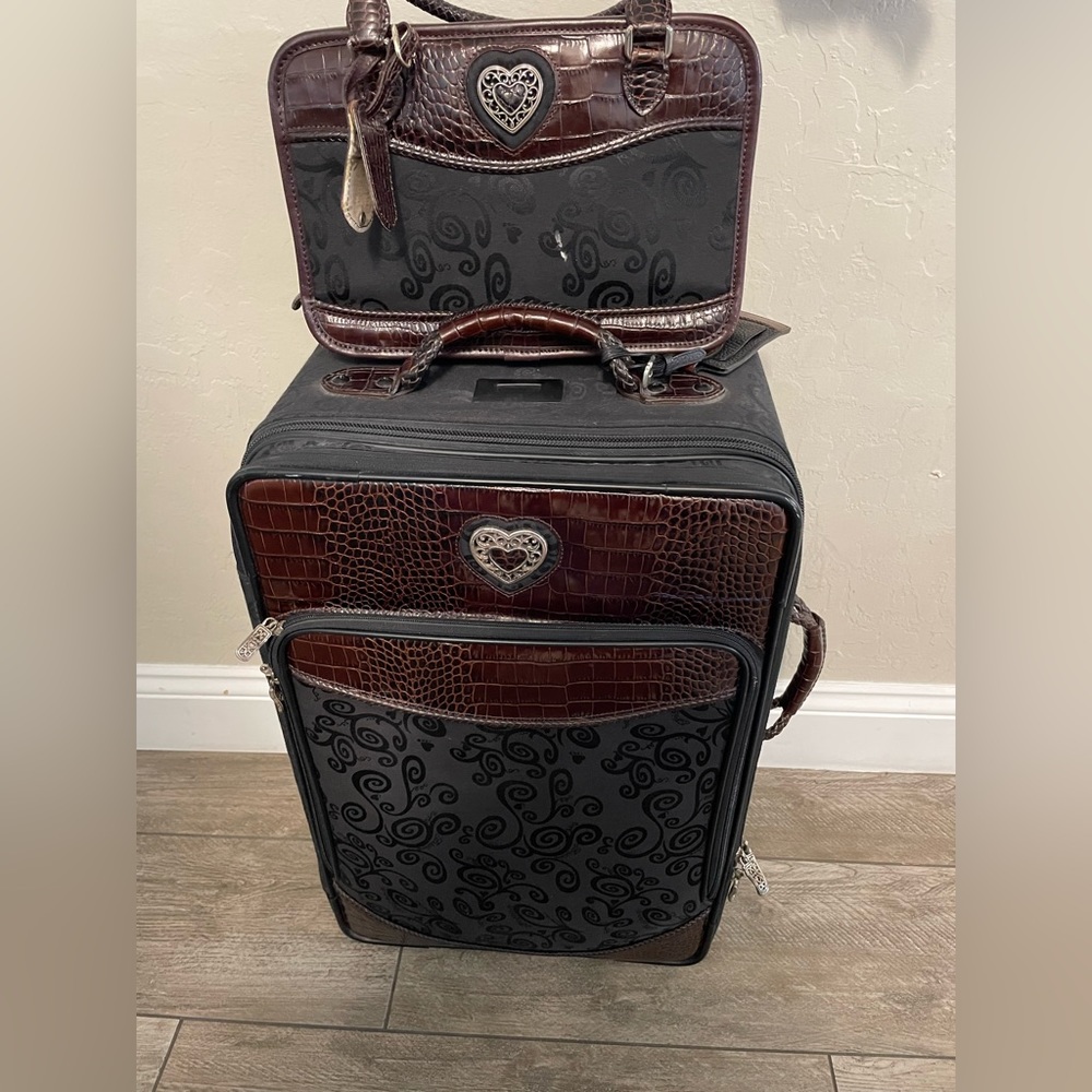 Brighton suit case and cosmetic case set
